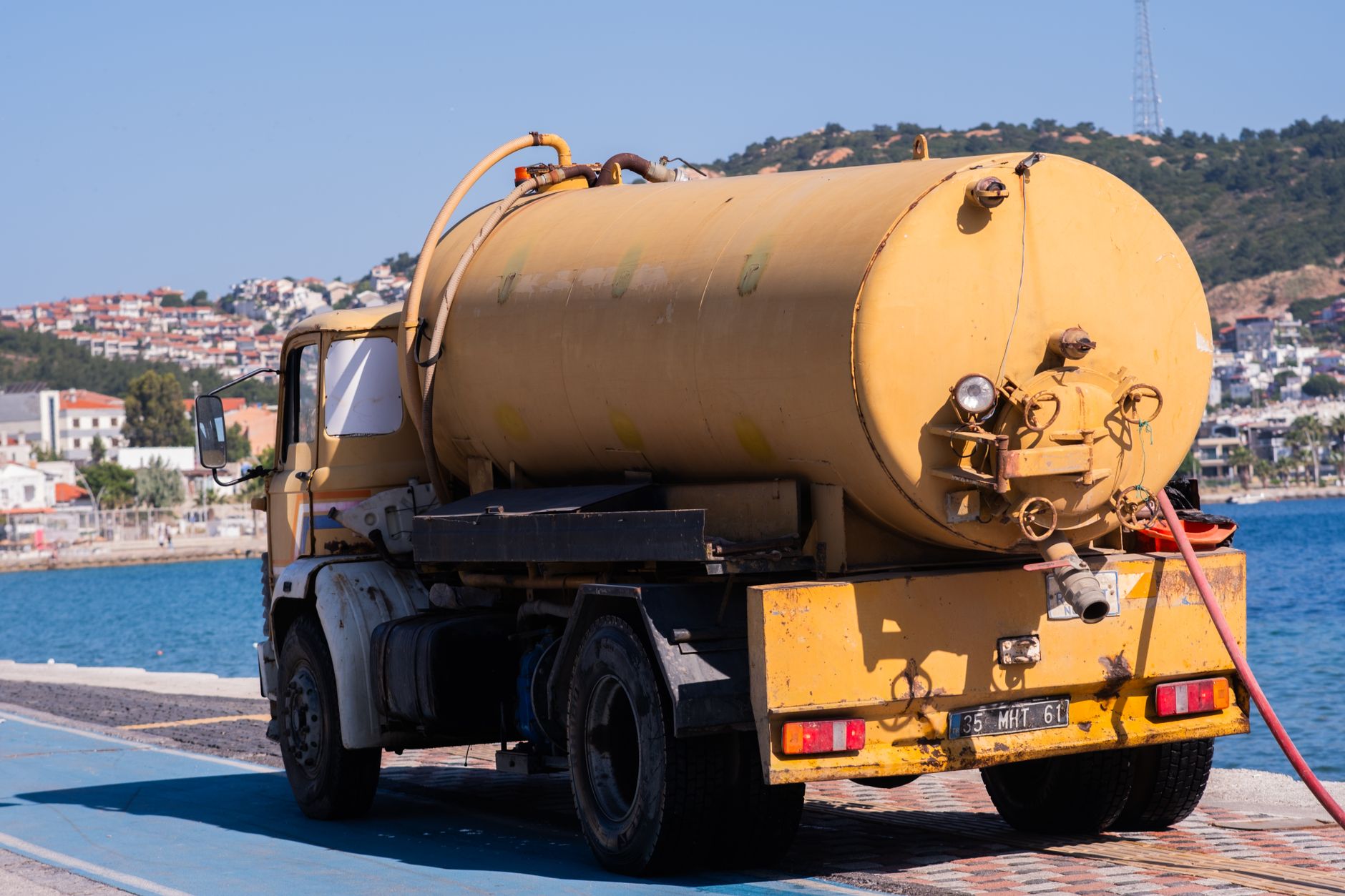 Vidange fosse septique équipe à Aubagne